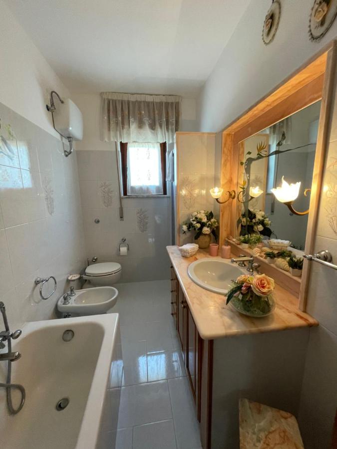 Loren House, Relaxing Location With Seaview ماسّا لوبْرينسِ المظهر الخارجي الصورة