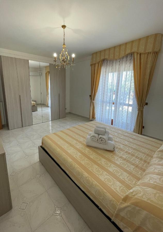 Loren House, Relaxing Location With Seaview ماسّا لوبْرينسِ المظهر الخارجي الصورة